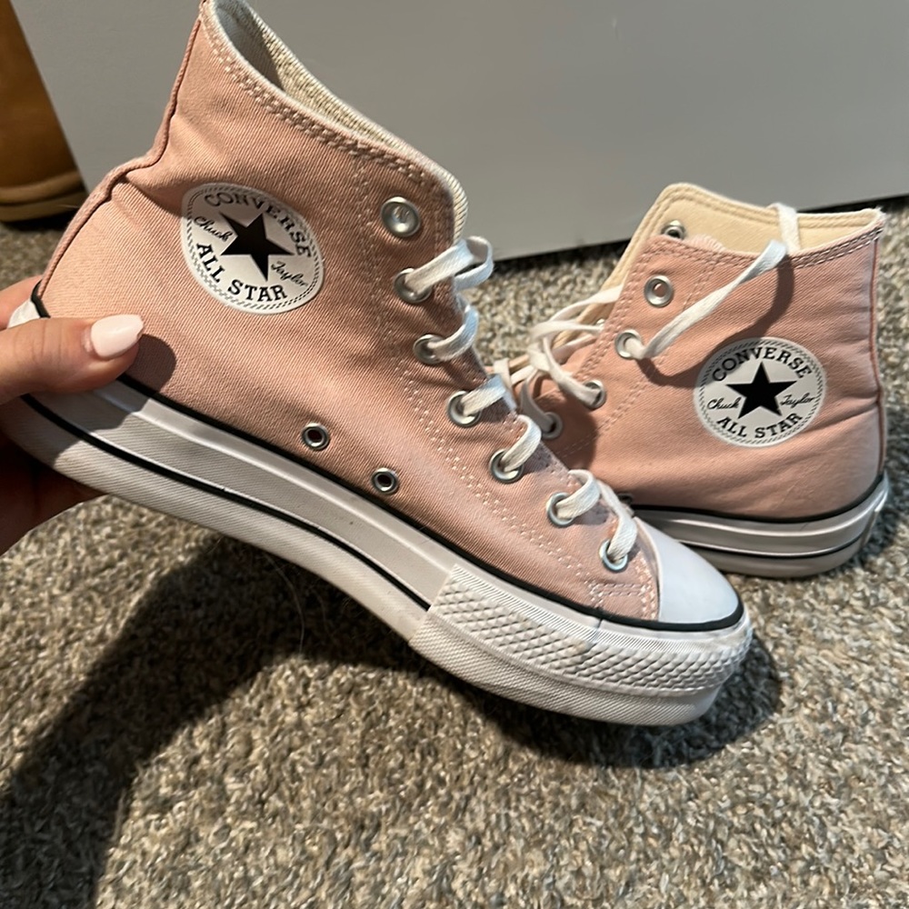 Converse platform light pink women’s size 8